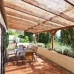 Gordana, Villa