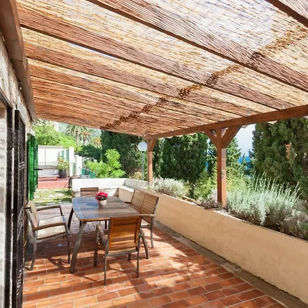 Gordana, Villa