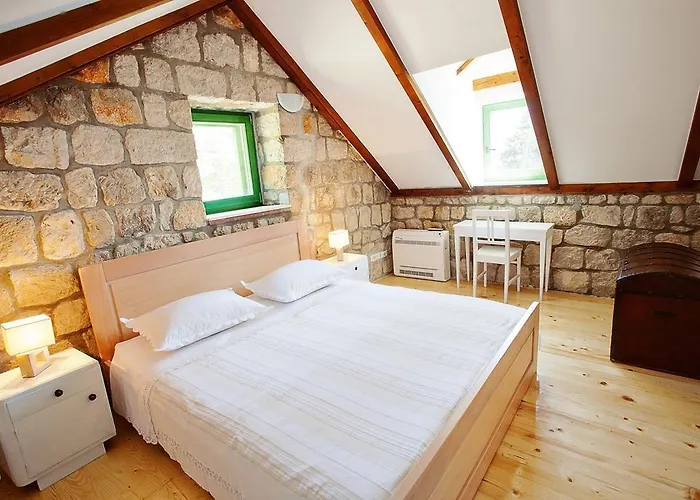 Gordana, Vila Dubrovník